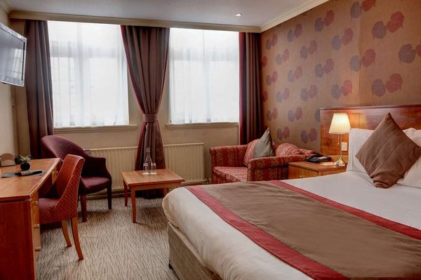 Crown & Mitre Hotel by null