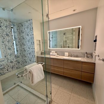 The Court - Seaside, Florida - Bathroom - Hotels Near Me - Santa Rosa Beach, Florida The Court - Seaside, Florida - Bathroom - Hotels Near Me - Santa Rosa Beach, Florida
