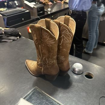Boot Barn - Shoe Stores Near Me - Las Vegas, Nevada