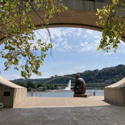 Tribute To Children in Pittsburgh gift card