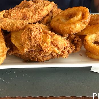 Frankie D's Pizzeria - Broasted Chicken with a side of Onion Rings - Pizza Near Me - Kenosha, Wisconsin Frankie D's Pizzeria - Broasted Chicken with a side of Onion Rings - Pizza Near Me - Kenosha, Wisconsin