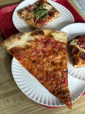 Andrea's Pizza by null