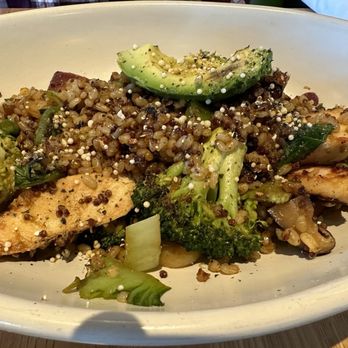 True Food Kitchen - Teriyaki Quinoa Bowl with chicken - New American Near Me - Edison, New Jersey True Food Kitchen - Teriyaki Quinoa Bowl with chicken - New American Near Me - Edison, New Jersey