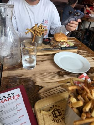 Union Burger Bar by null