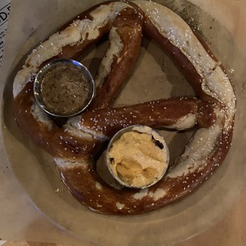 Towne Parlor Pizza & Pints - Pub pretzel - Pizza Near Me - Stamford, Connecticut