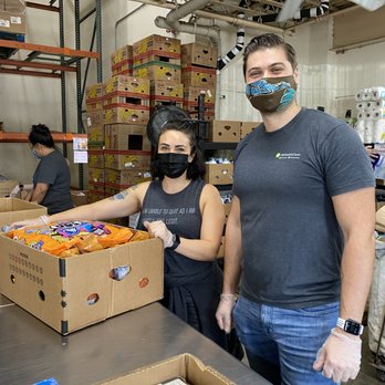 HiAccounting - Yvette Zolman & Andrew Corbin volunteering at Hawaii Foodbank. - Tax Services Near Me - Honolulu, Hawaii HiAccounting - Yvette Zolman & Andrew Corbin volunteering at Hawaii Foodbank. - Tax Services Near Me - Honolulu, Hawaii