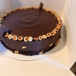 Eku Eku Bakery - Belgian hazelnut chocolate cake