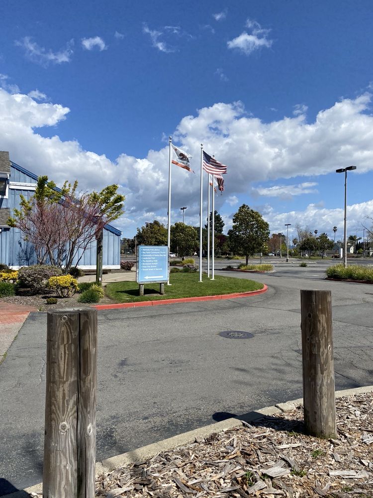 Harbor Bay Landing Logo