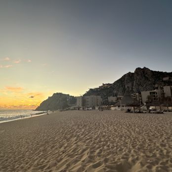 Sandos Finisterra - Beach at sunset - Hotels Near Me - Cabo San Lucas, BCS