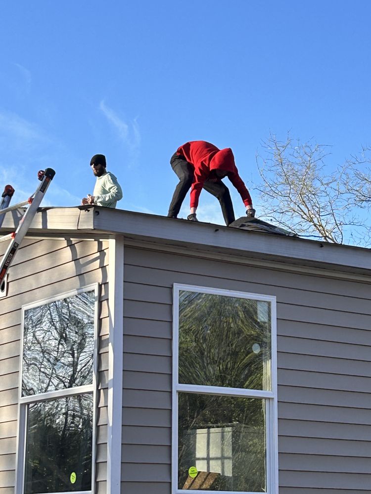 Slide of Noah Ready’s Roofing and Repair