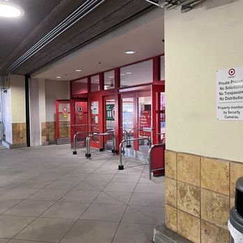 Target - Department Stores Near Me - Van Nuys, California