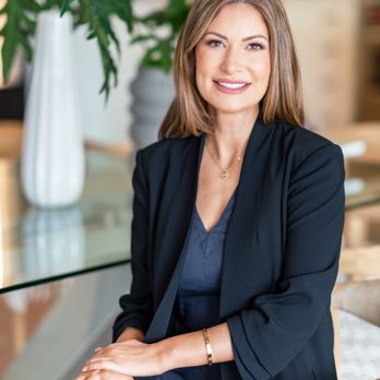 Rebecca Rook - Realtor - Rebecca Rook, real estate agent sitting and smiling with hands in her lap. - Real Estate Agents Near Me - Danville, California Rebecca Rook - Realtor - Rebecca Rook, real estate agent sitting and smiling with hands in her lap. - Real Estate Agents Near Me - Danville, California