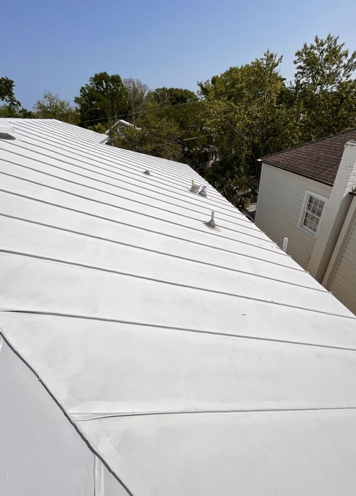 Slide of H&R Roofing and Construction