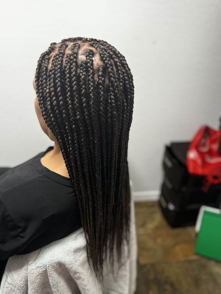Temmy African Hair Braiding Logo