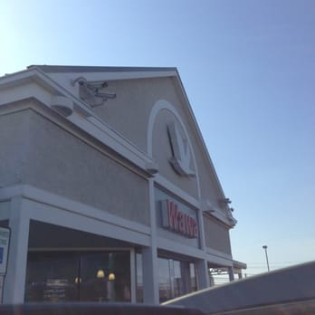 Wawa - a view of the outside of a restaurant - Convenience Stores Near Me - Pennsauken, New Jersey