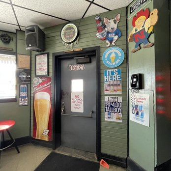 Happy Bar - Bars Near Me - Omaha, Nebraska
