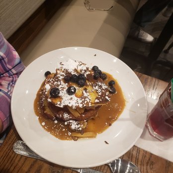 Another Broken Egg Cafe - Apple Fritter - American Near Me - Austin, Texas