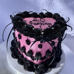 Jocy Cakes - Small 6" heart cake