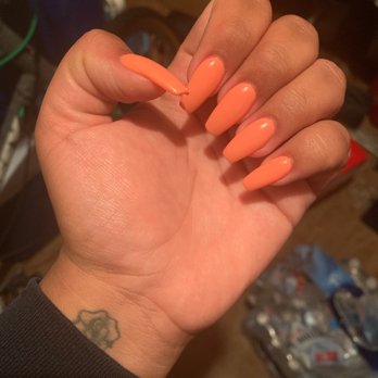 Hollywood Nails - Nail Salons Near Me - Delavan, Wisconsin