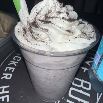 D-Luxe Burger - Cookies and Cream Shake. - Burgers Near Me - Lake Buena Vista, Florida D-Luxe Burger - Cookies and Cream Shake. - Burgers Near Me - Lake Buena Vista, Florida