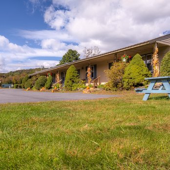 Motel In The Meadow - Resorts Near Me - Chester, Vermont Motel In The Meadow - Resorts Near Me - Chester, Vermont