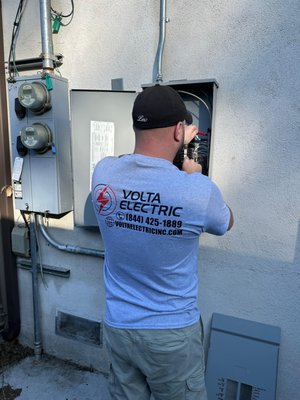Volta Electric Logo