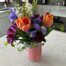 Beautiful arrangement from Dalbol's