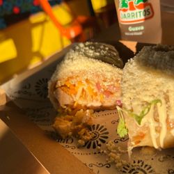 Chilacos Tacos - Burrito chicken