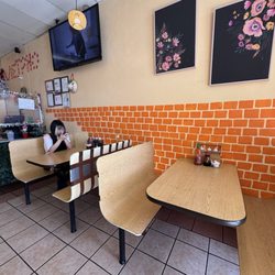 Viet Pho Restaurant - Tables inside and decor