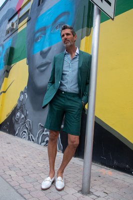 Acustom Apparel by null