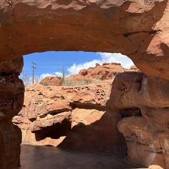 Red Hills Desert Garden - Slot Canyon - Botanical Gardens Near Me - St. George, Utah Red Hills Desert Garden - Slot Canyon - Botanical Gardens Near Me - St. George, Utah