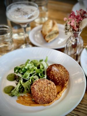 10 Acres Bistro by null