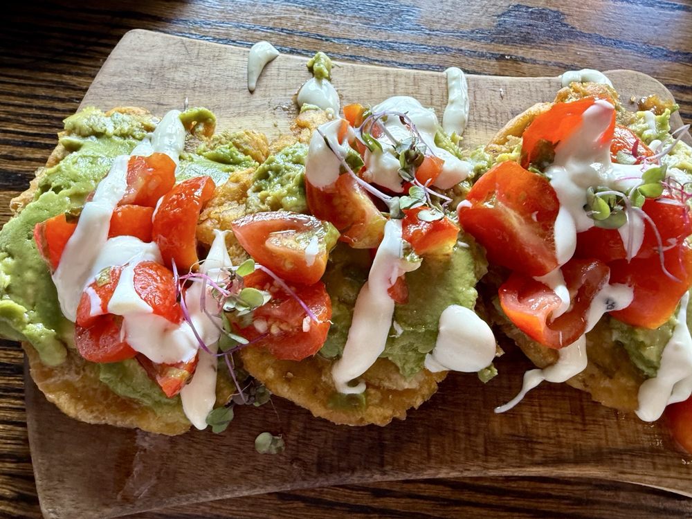 Canoe Kitchen and Bar