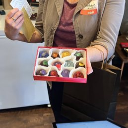 12 piece set of Truffles! $30. IG: @amei.eats 12 piece set of Truffles! $30. IG: @amei.eats