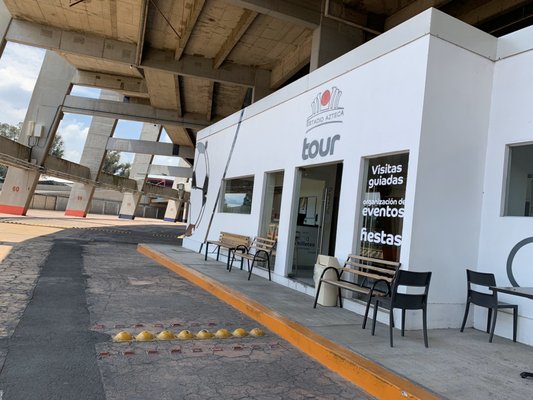 Estadio Azteca by null