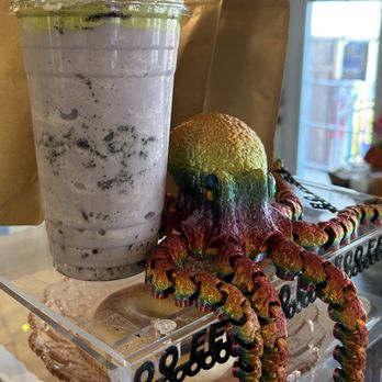 Kraken Kafe - an octopus and a cup of coffee - Coffee & Tea Near Me - Long Beach, Washington