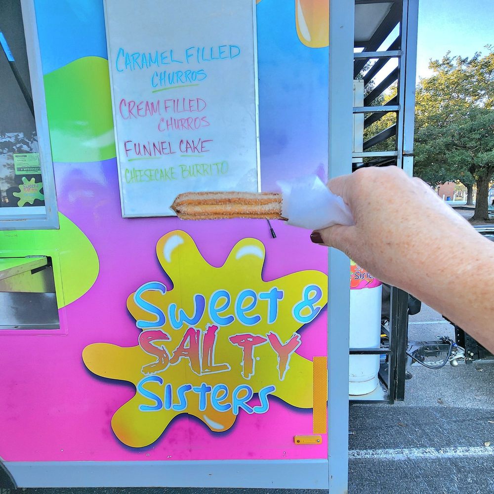 Sweet & Salty Sisters Logo
