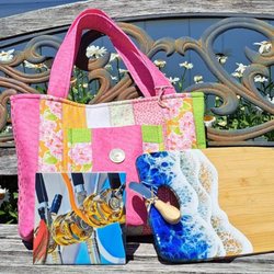 Coastal Craft Gallery - Roberta Anslow photographer, Ellen Peterson quilter, Lucy Jalbert acrylic resin.