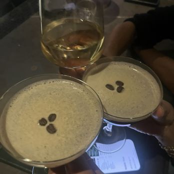 Bar Pendry - Cheers ! - Lounges Near Me - Chicago, Illinois