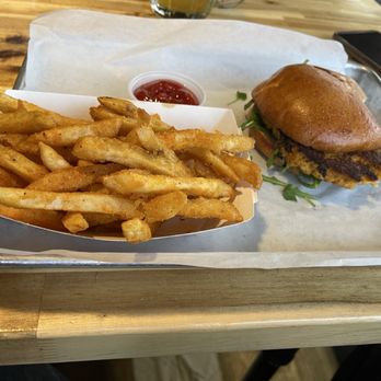 The Modern Brewery - Crab cake sandwich - Breweries Near Me - Saint Louis, Missouri