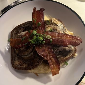 Peninsula Prime - eggs in a basket - Steakhouses Near Me - Cornelius, North Carolina