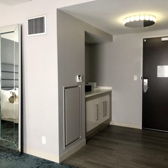 Renaissance Albany - Entry way - Hotels Near Me - Albany, New York