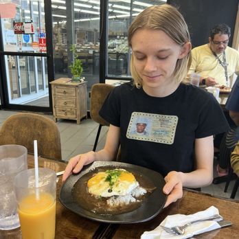 Oli's Kitchen - Loco moco - Breakfast & Brunch Near Me - Honolulu, Hawaii