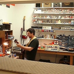 Briz Loan & Guitar