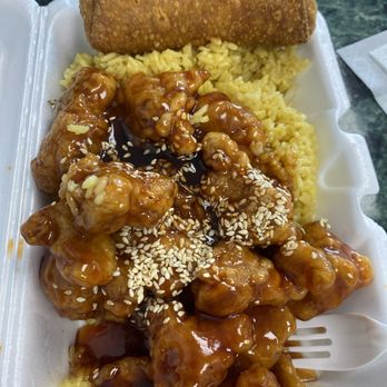 China Wall - Sesame Chicken Lunch - Chinese Near Me - Calvert City, Kentucky