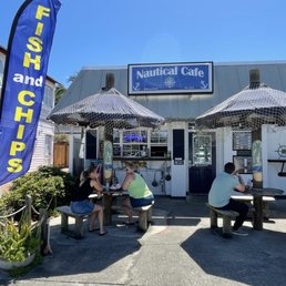 Exterior with seating area. Right off main road, connected to a laundromat.