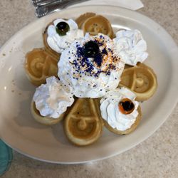 Blue Willow Cafe - Waffle