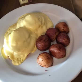 Main Street Cafe - Eggs benedict - Coffee & Tea Near Me - Hurricane, Utah Main Street Cafe - Eggs benedict - Coffee & Tea Near Me - Hurricane, Utah