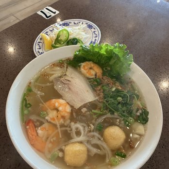Pho King - 42. Hi Tieu /Mi / Hi Tieu Dai 河粉/麵 /透明河粉 Shrimp, Squid, Ground Pork, Fish Ball with Clear Noodles. - Vietnamese Near Me - Oakland, California