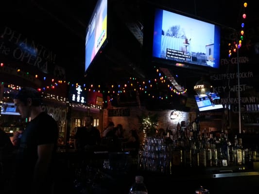 Casey's On Central by null